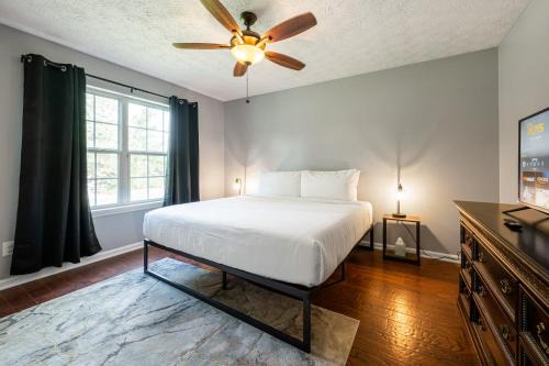 Emerson House | 18 Larkspur Ln Emerson