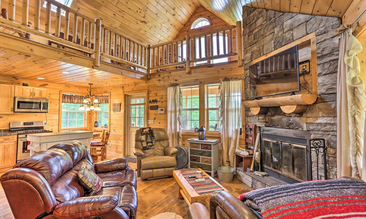 Blakely Cabin | 18 Mi to Slopes! Cabin w/Valley Views in Blakely