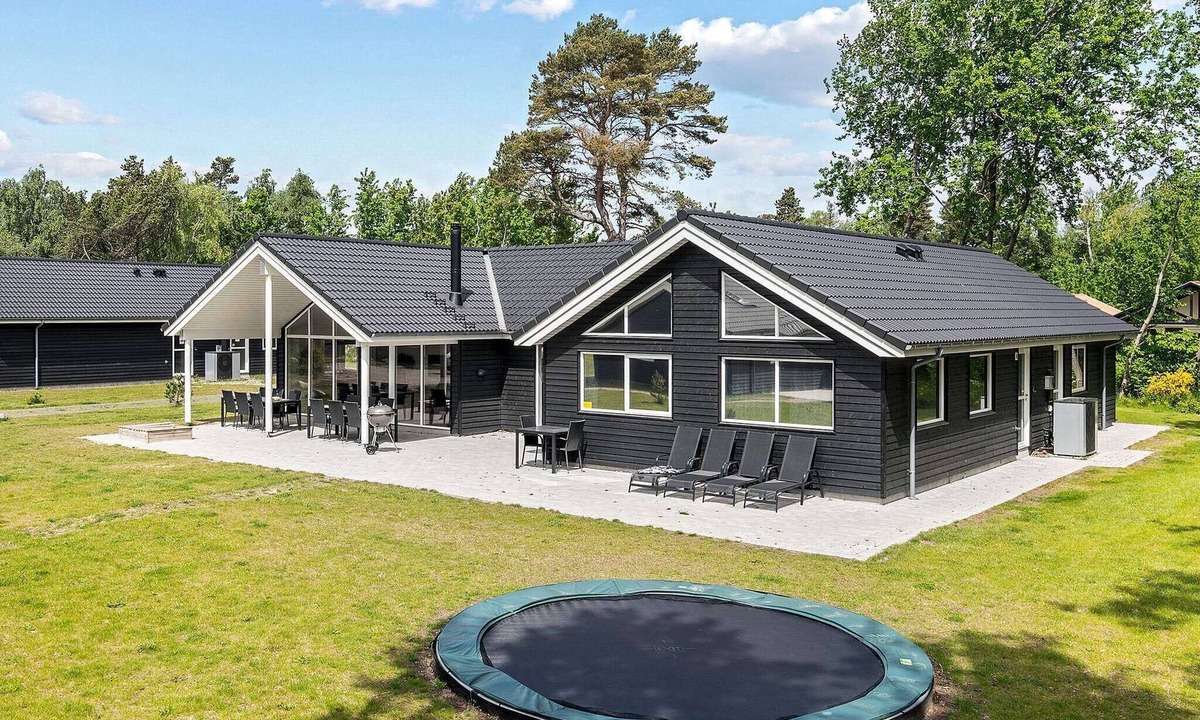Bøtø By House | 18 person holiday home in Væggerløse