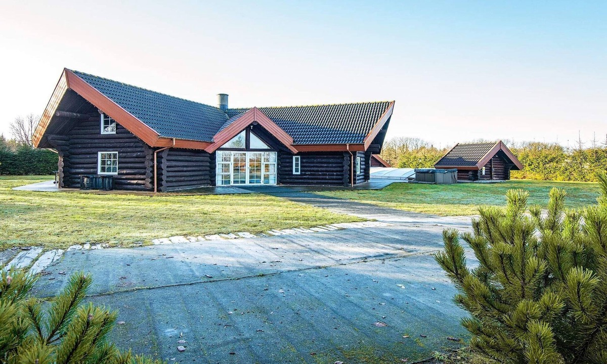 Ansager House | 18 person holiday home in Ansager
