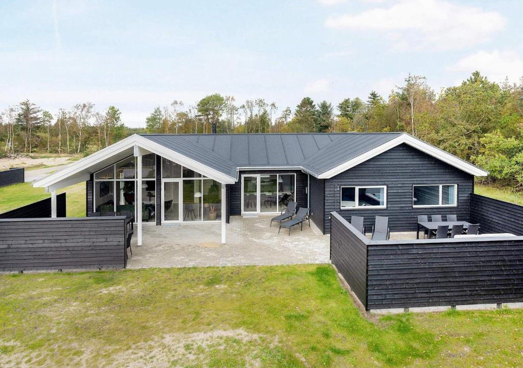 Aalbaek House | 18 person holiday home in Ålbæk