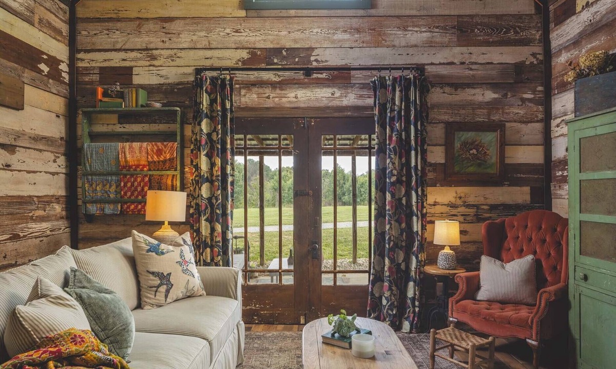 Loganville House | 1800s Charm with Modern Perks