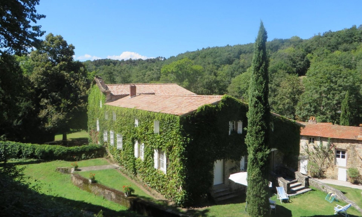 Saint-Jeure-d'Ay House | 1807 manor house with private 16m x 6m swimming pool in the heart of nature on the river bank