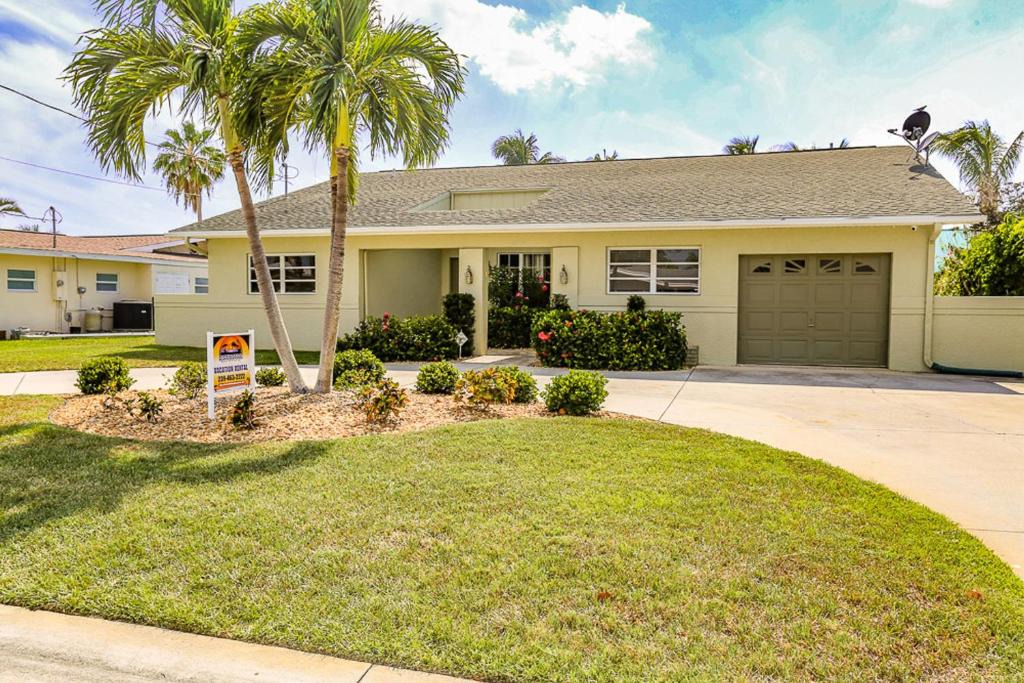 Siesta Isle House | 18116 Cutlass