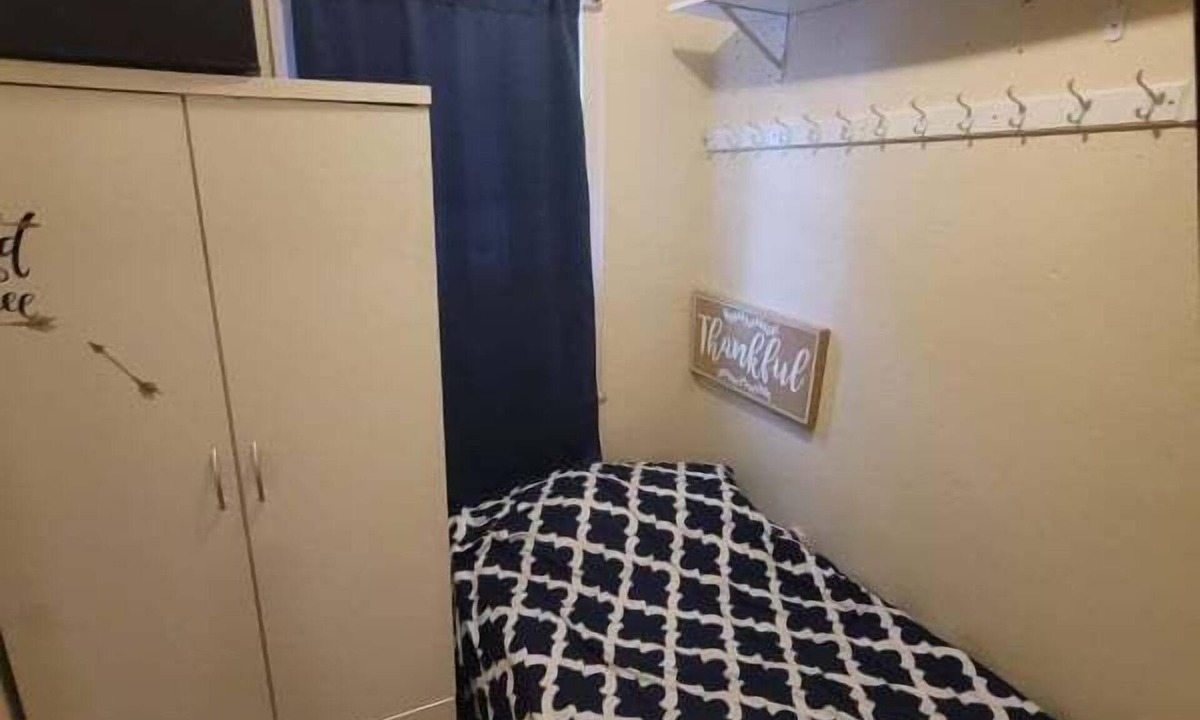 Hyde Square Apartment | 182 Heath st