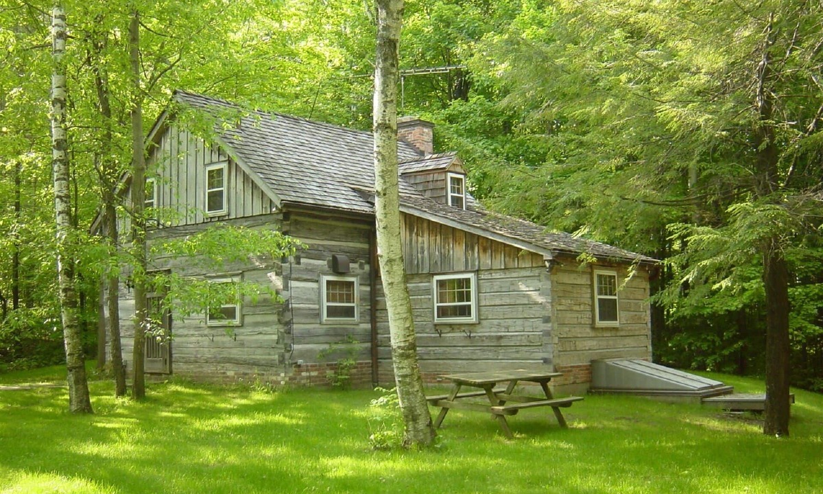 Ashburn Cabin | 1820 Log Cabin on Private 300 acres. Mtn biking, Hiking, x-country Skiing