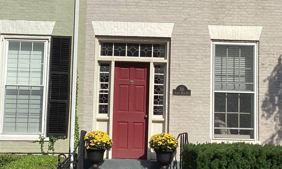 Geneva Apartment | 1829 Row House In Geneva’s Historic District for Extended Stay