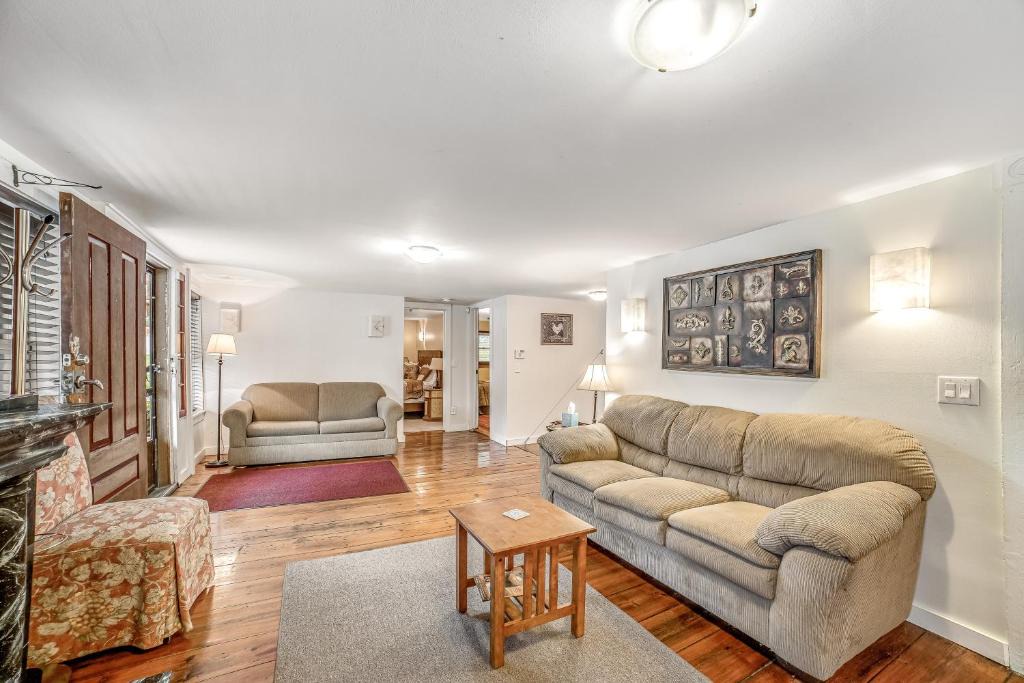 Hammondsport House | 1835 House