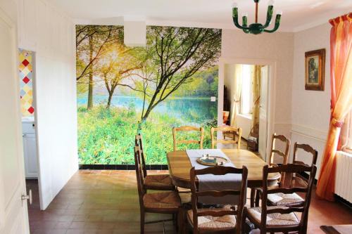 Seuil House | 1843 le ruisseau du moulin