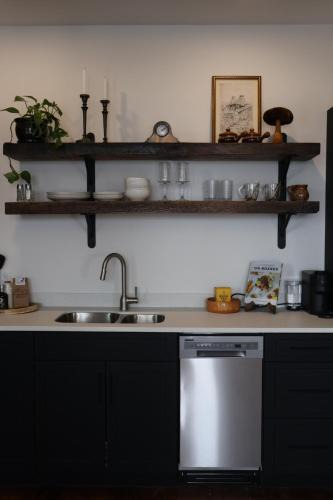Renfrew Apartment | 1850 Loft