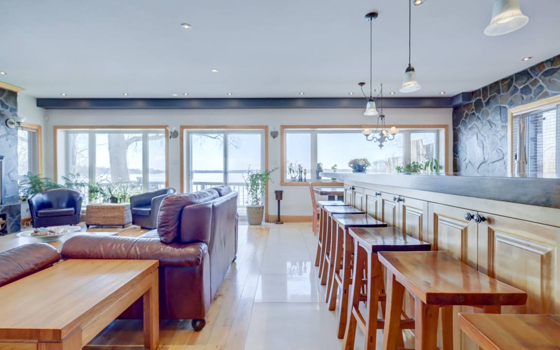 Pincourt House | 186 m² House ∙ 5 bedrooms ∙ 6 guests