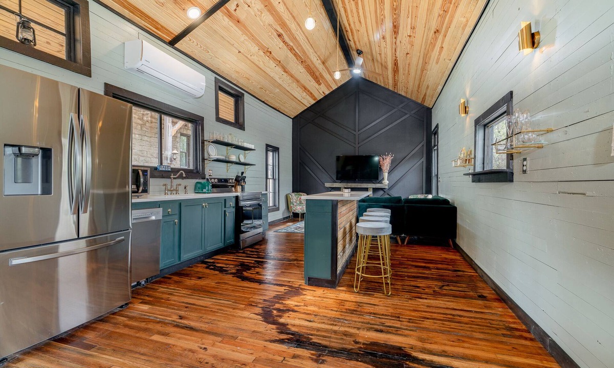 Holiday Island Cabin | 1870 Luxury Art Deco Train Depot at the Lake