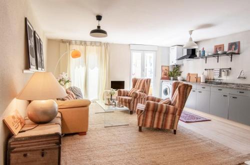 Haro Apartment | 1880 HAROs OLD TOWN HOUSE