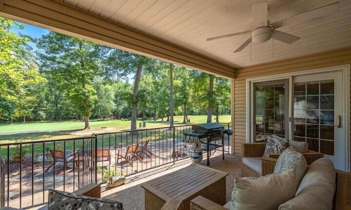 Hot Springs Village House | 18840 - 20 Hendaye Way