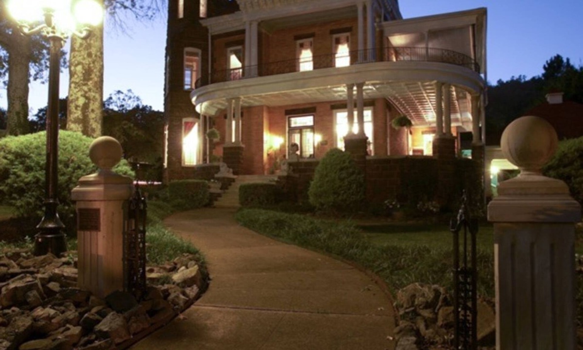 Hot Springs Bed & Breakfast | 1890 Williams House Inn
