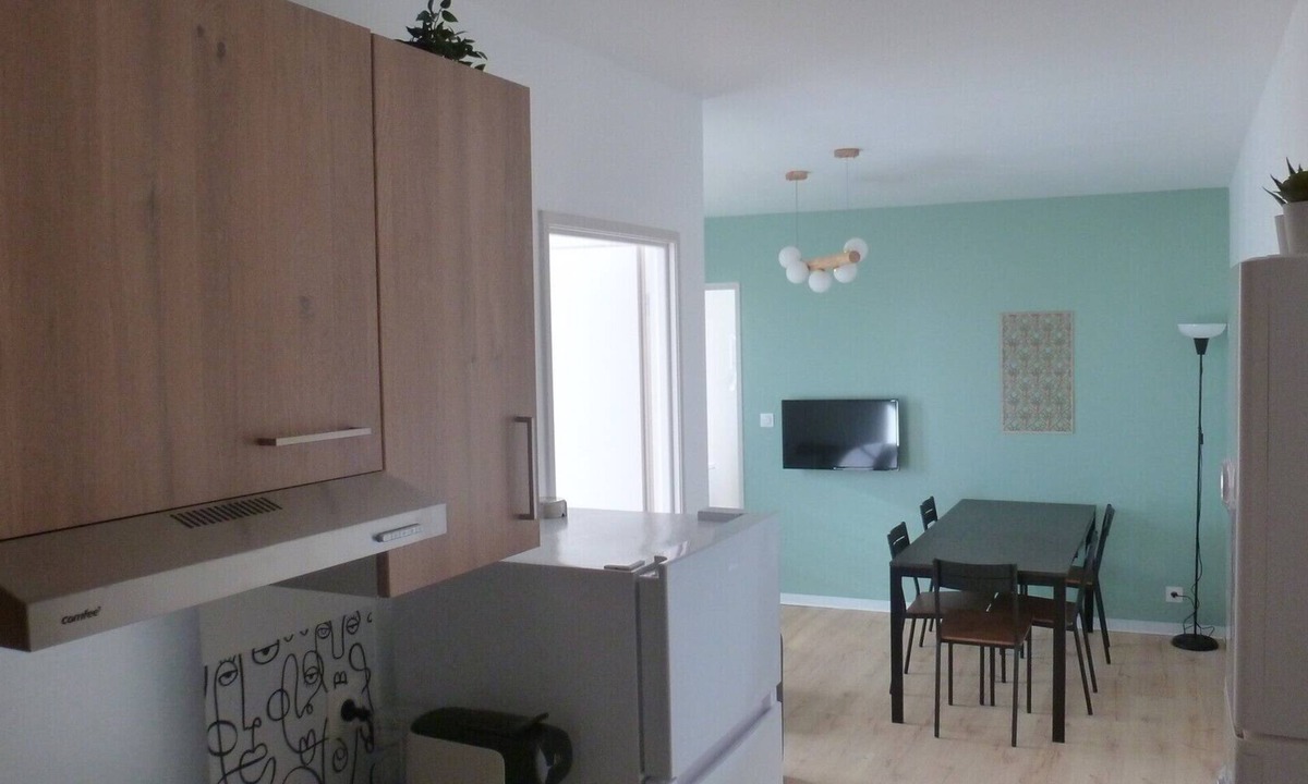 Chasseneuil-du-Poitou Apartment | 18moliereFr 5 pers. sheets, towels & cleaning included