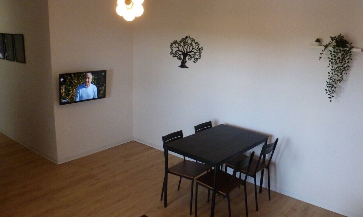 Chasseneuil-du-Poitou Apartment | 18moliereFr 4 pers. sheets, towels & cleaning included