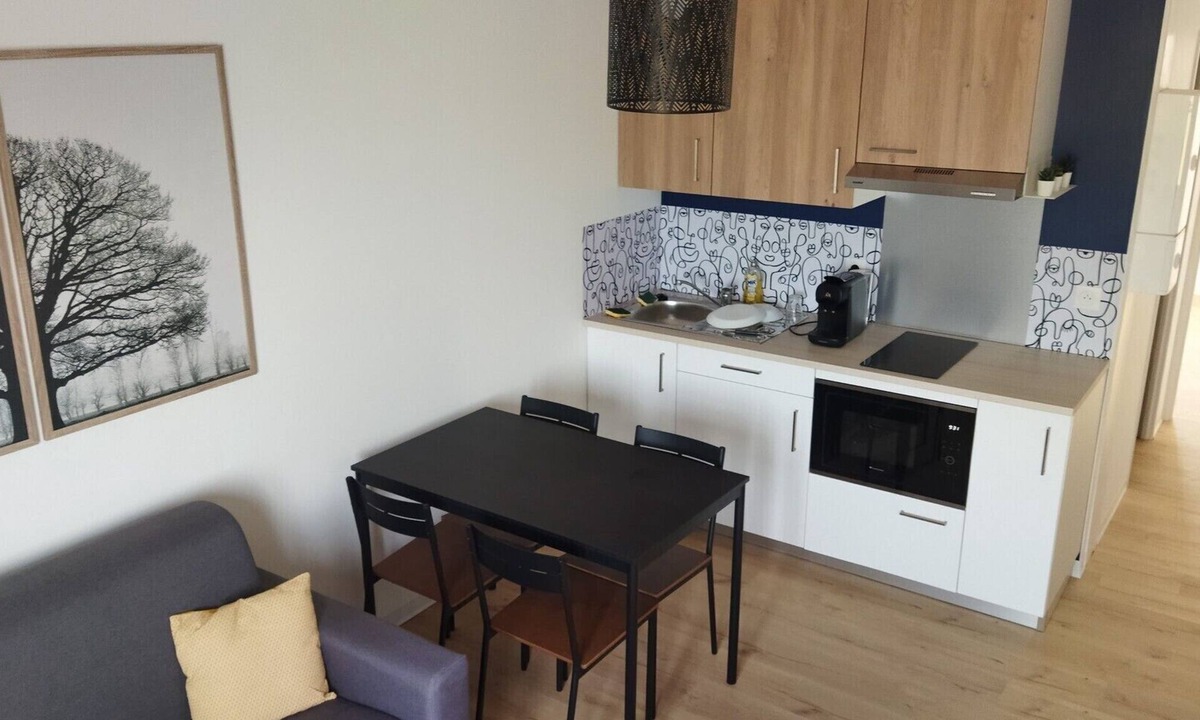 Chasseneuil-du-Poitou Apartment | 18moliereFr 4 pers. sheets, towels & cleaning included