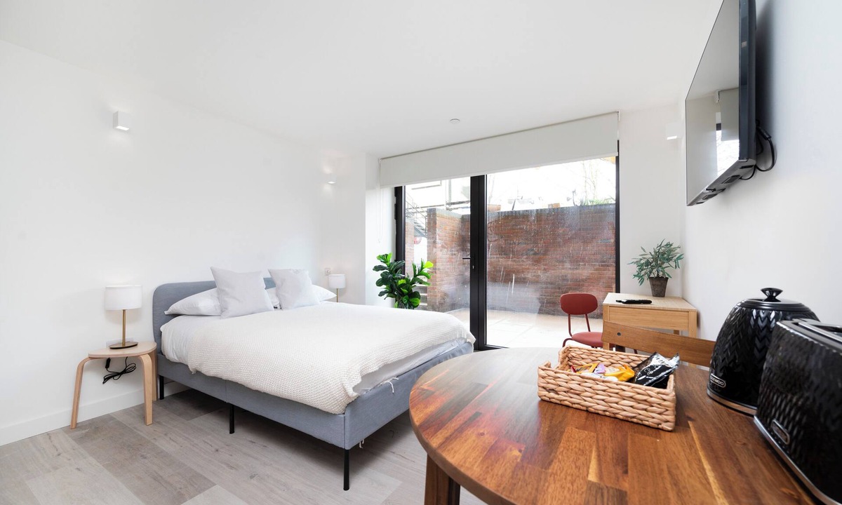 South Harrow Apartment | 190 Northolt Road