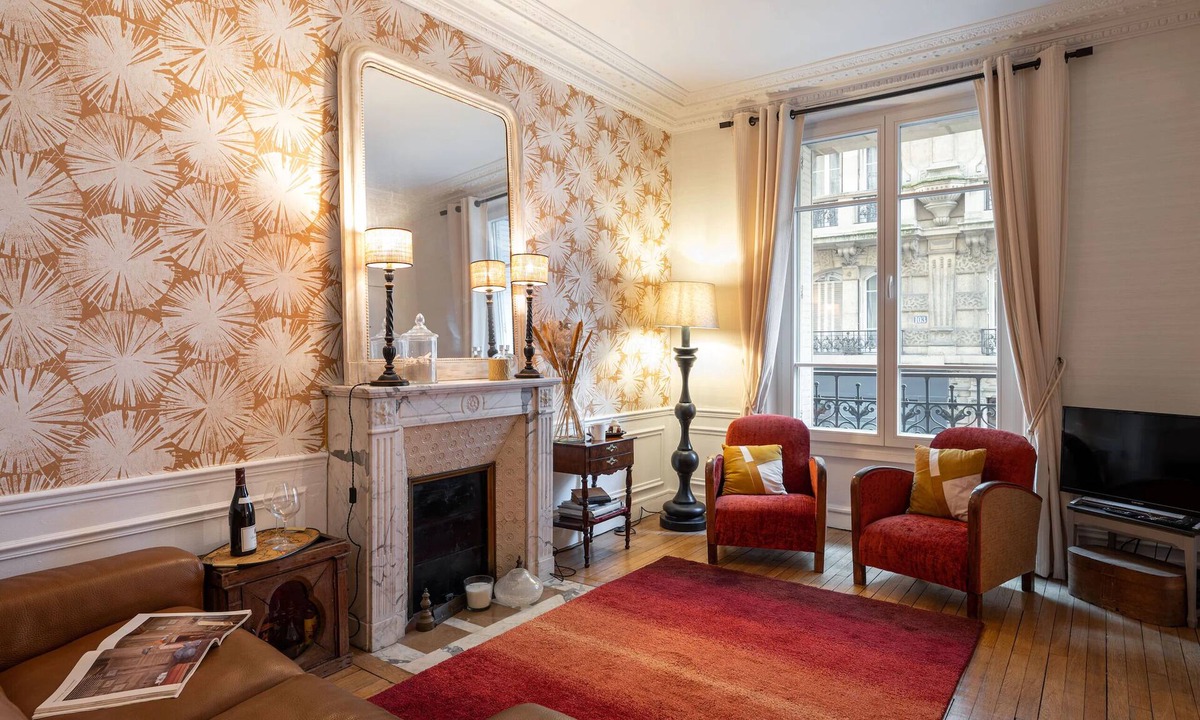 Quartier des Grandes-Carrieres Apartment | 1900 charming apartment for 2