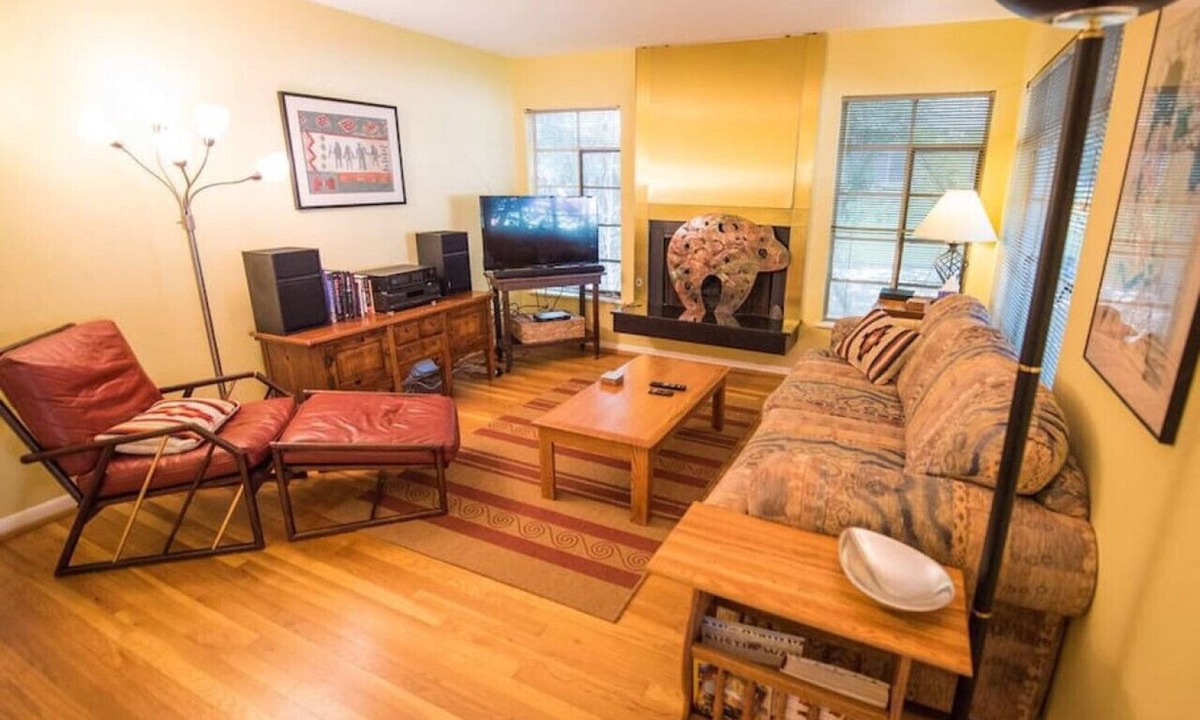 Zilker Apartment | 1903 Paramount Avenue