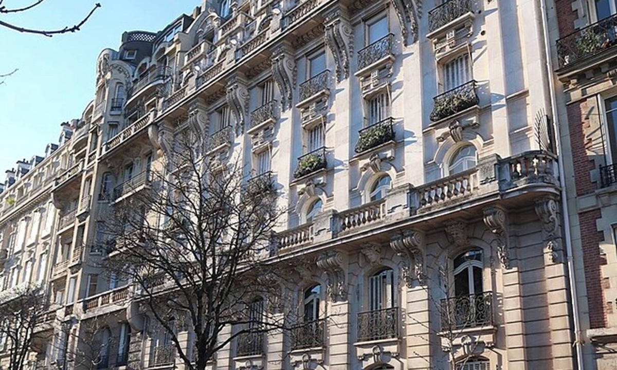 Porte-Dauphine Apartment | 190m²Step into a realm of unparalleled luxury Trocadero:80m² Rare private garden
