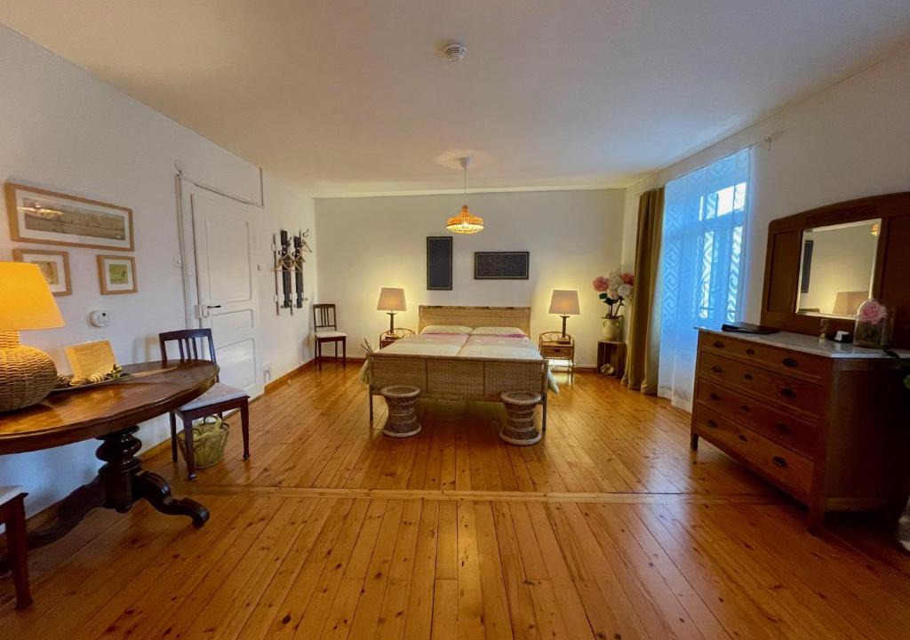 Locarno Apartment | 1912 - Wooden Room apartment - old town