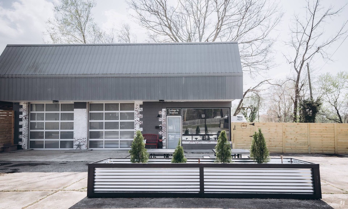 Dickson House | 1920 Station Reno. Pet friendly! Walking distance to eats, activities, & parks.