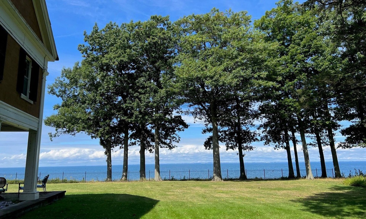 Derby House | 1920s lakefront estate