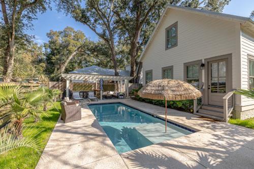 Saint Simons Heights House | 1923 Frederica Road