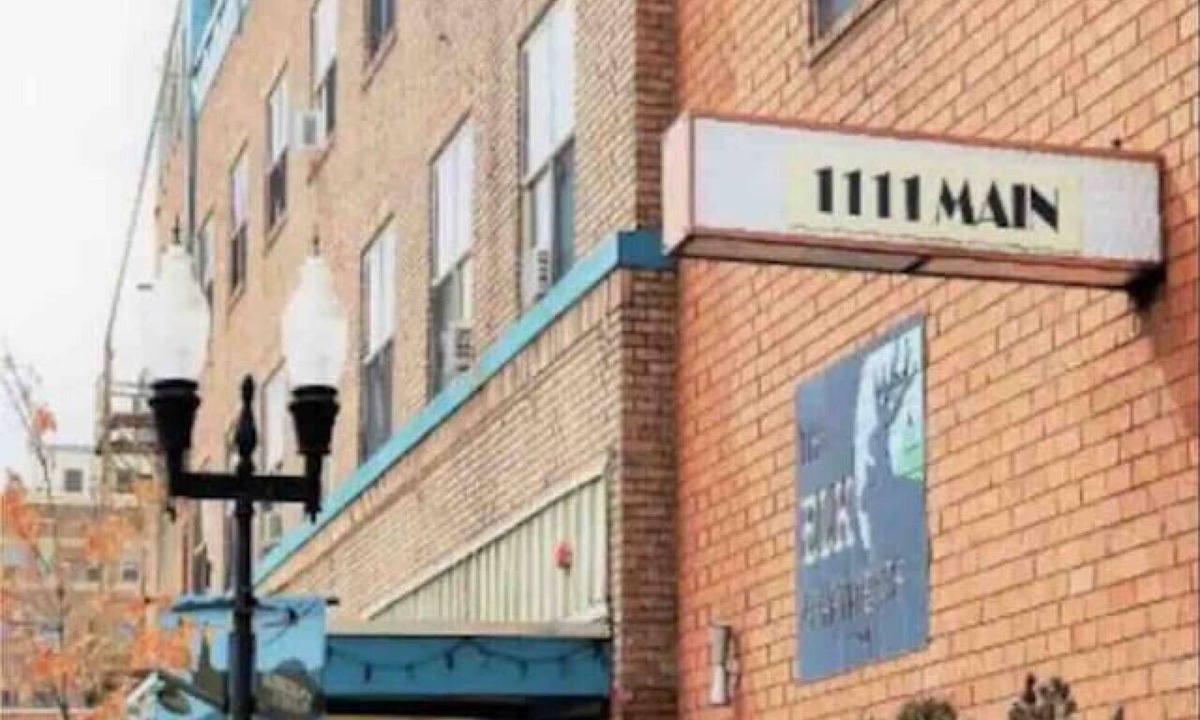 Downtown Klamath Falls Apartment | 1930s Building on Main St Apt 211 Downtown