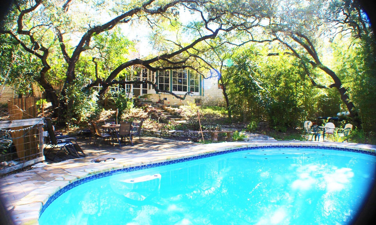Tarrytown House | 1940s Estate COOL Blue Pool!