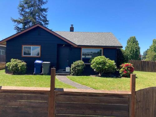 Auburn House | 1940s Urban charmer modern upgrades