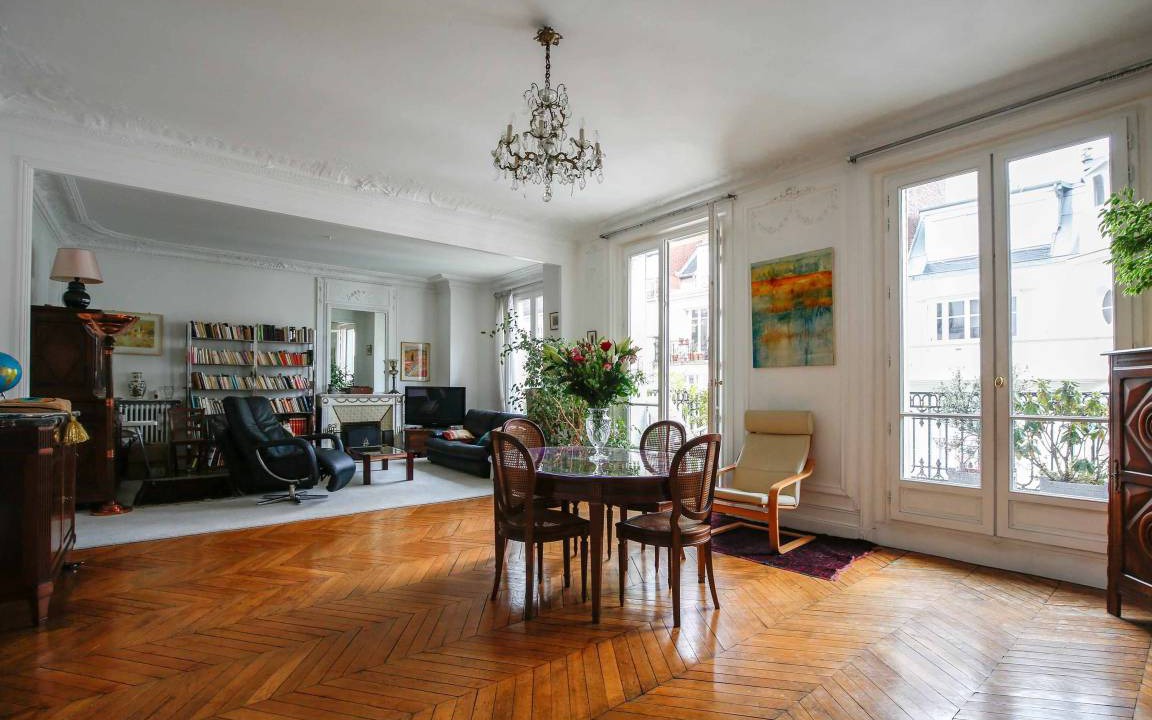 Quartier de l'Ecole-Militaire Apartment | 195 m² Apartment ∙ 4 bedrooms ∙ 6 guests
