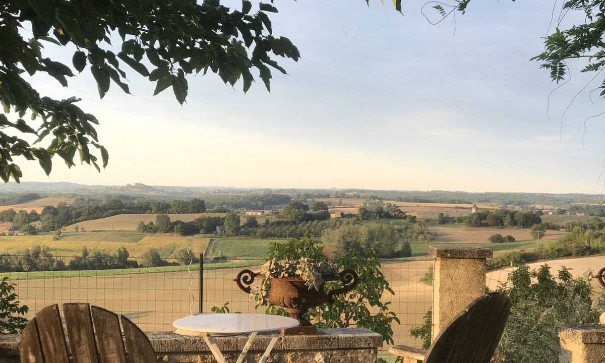 Montastruc House | 19s country house with panoramic view