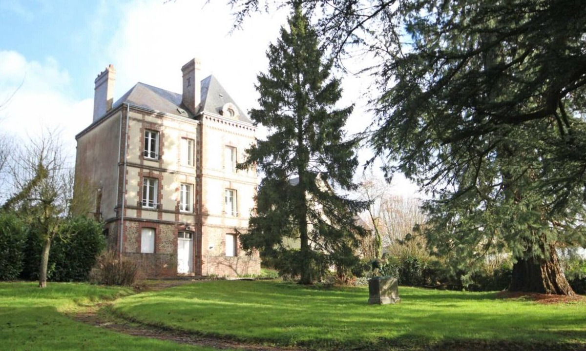 L'Aigle Cottage | 19th Century Mansion with Large Park and 5 Bedrooms, All-Inclusive, in L'Aigle