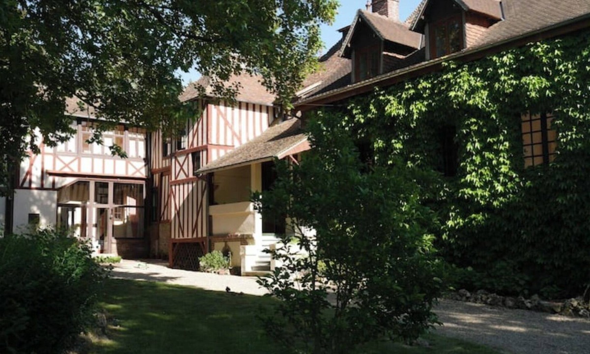 Bernay House | 19th-century Norman manor house