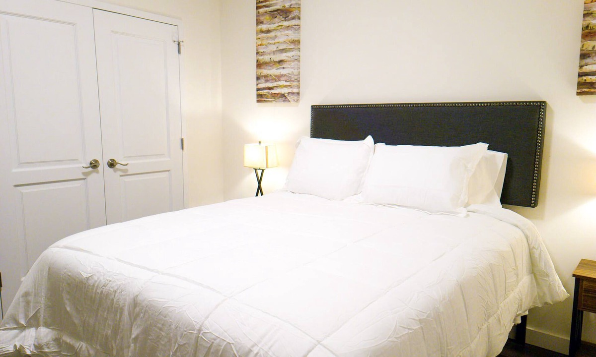 Bound Brook Apartment | 1bd/1ba in Historic Bound Brook