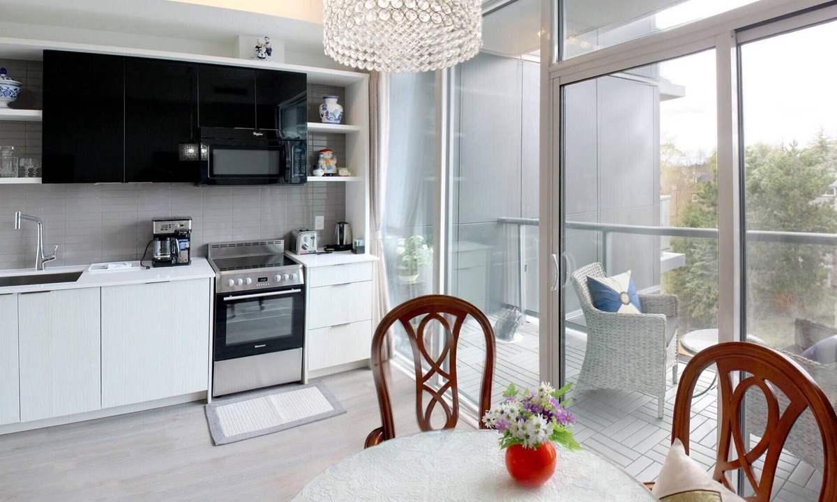 Midtown Toronto Condo | 1BDR/2BD/1BA luxury boutique condo in Forest Hill(long term)