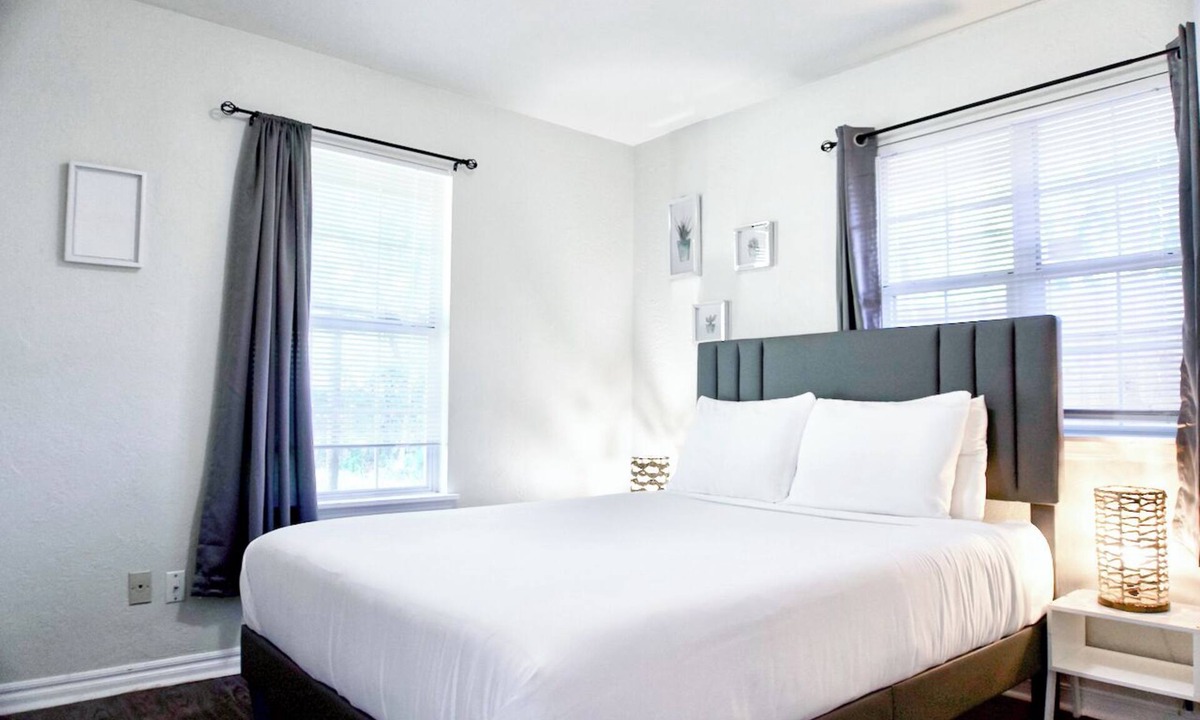 Central Oklahoma City Apartment | 1BR Apt | 5 mins Devon Park & Science Museum | Kitchen, Wi-Fi, Free Parking #TB