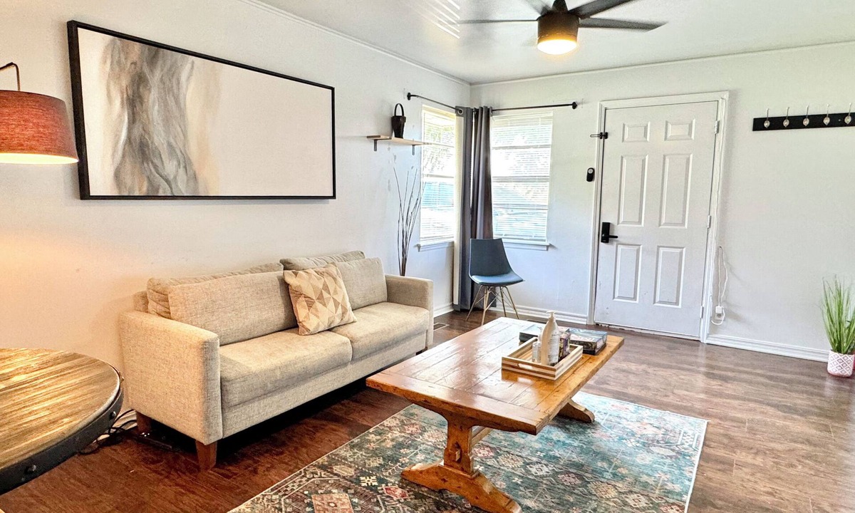 Central Oklahoma City Apartment | 1BR Apt | 7 min to Integris Baptist Medical | Kitchen, Wi-Fi, Free Parking #37A