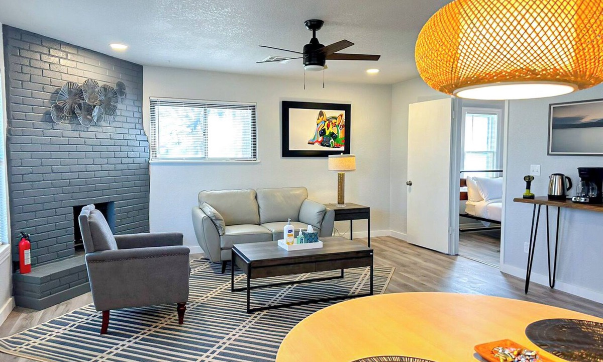 Central Oklahoma City Apartment | 1BR Apt | 7 min to Integris Baptist Medical | Kitchen, Wi-Fi, Free Parking #41B