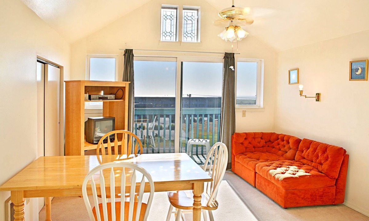 Ocean Shores Condo | 1BR beachfront condo, kitchen, & sea-view balcony