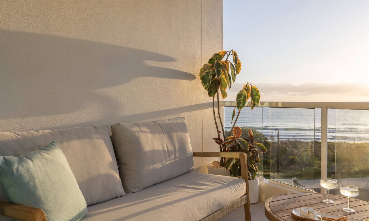 Palm Beach Apartment | 1BR Beachfront Retreat ~ Azure Beachfront Bliss