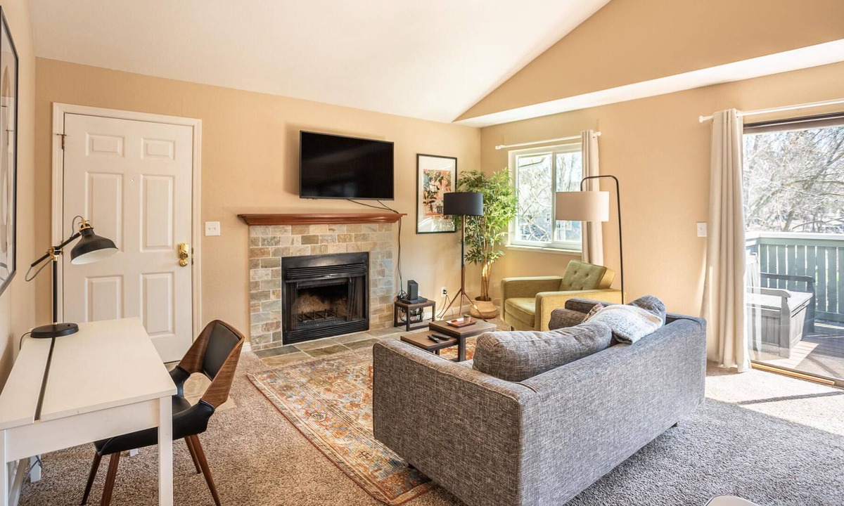 San Ramon Apartment | 1BR Condominium in San Ramon