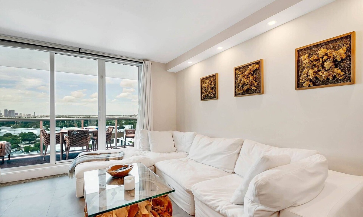 South Beach Condo | 1BR+Den Private Residence at Roney Palace - 1533