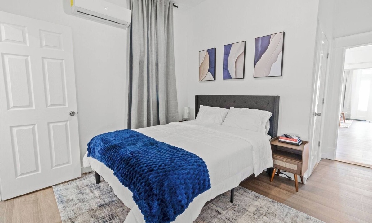 San Angelo House | 1BR Duplex Walk to River and Downtown