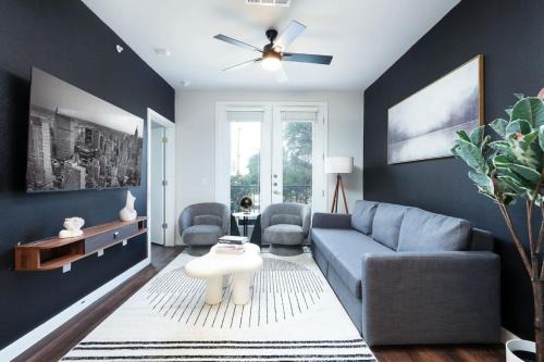 Southtown Apartment | 1BR Escape-w Parking, Near Riverwalk & Conv Ctr