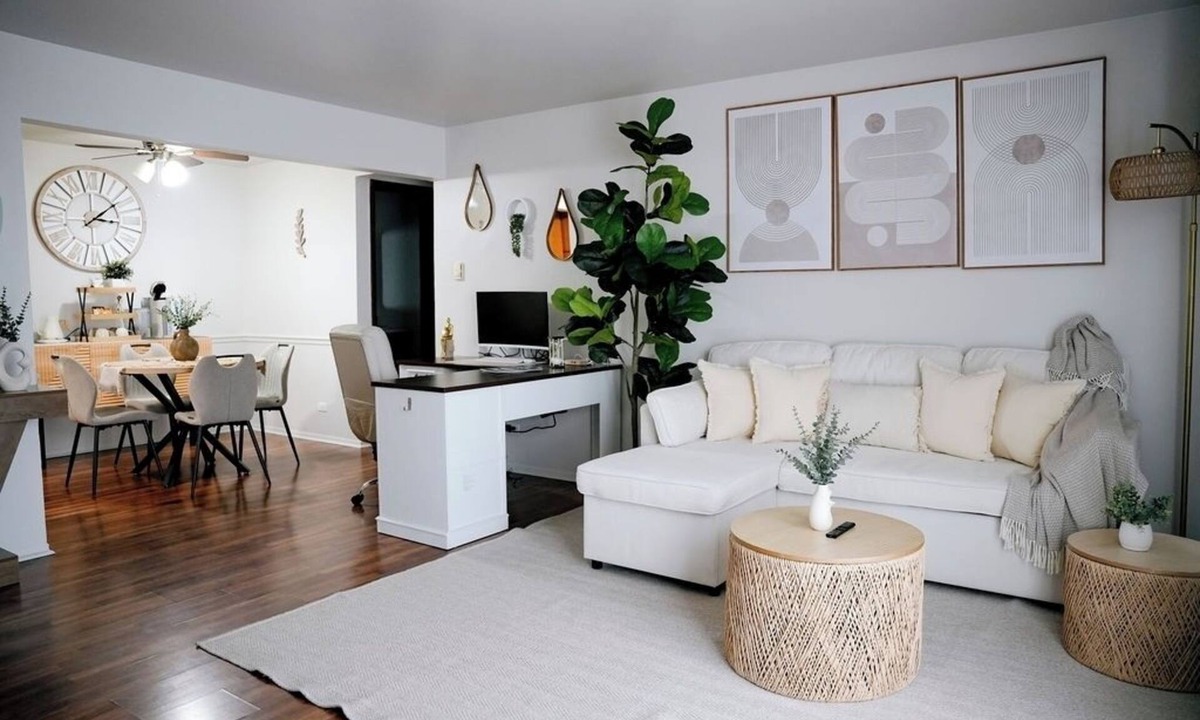 O'Hare Apartment | 1BR Near O'Hare Balcony Workspace