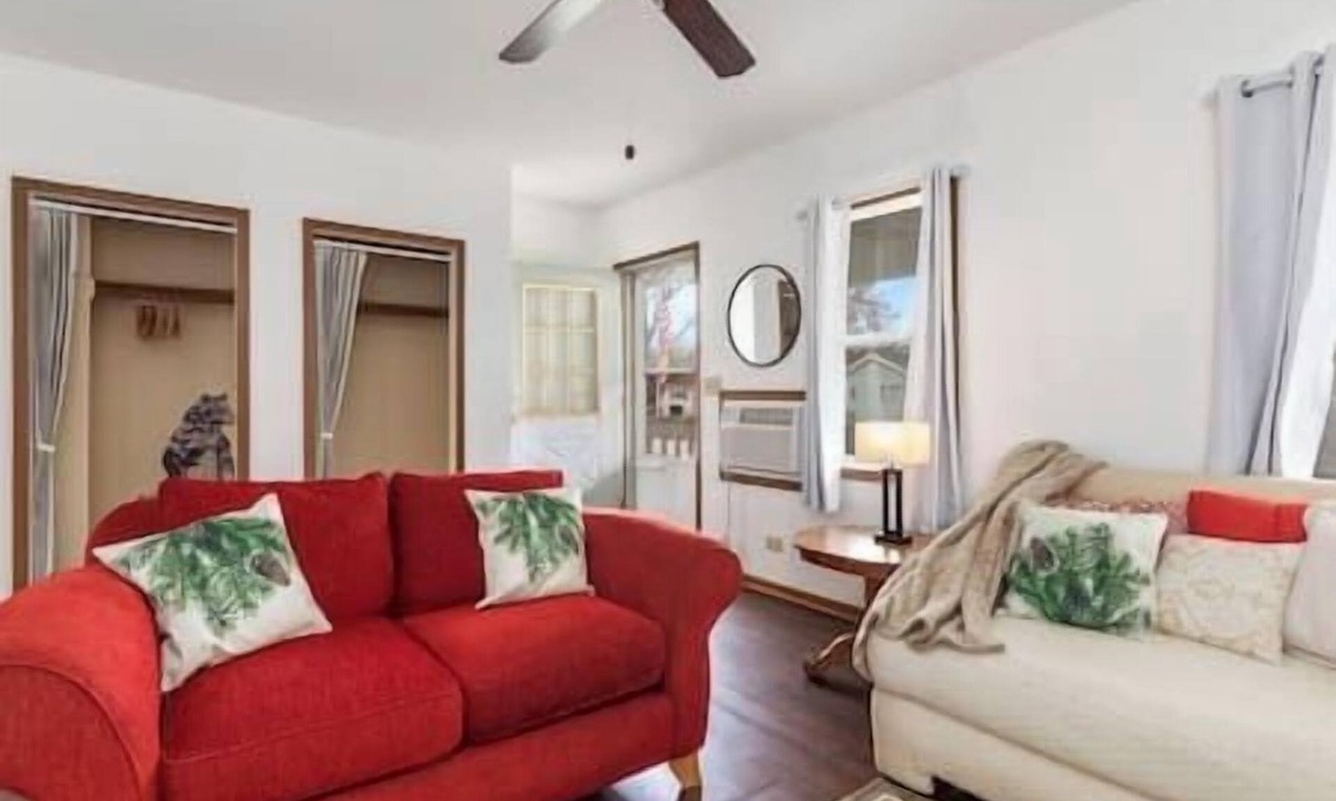 Crete Apartment | 1BR+Office Apt. Chicago South Suburbs Near Indiana